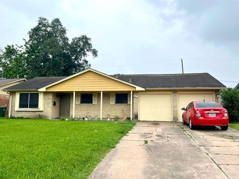 A home in South Houston