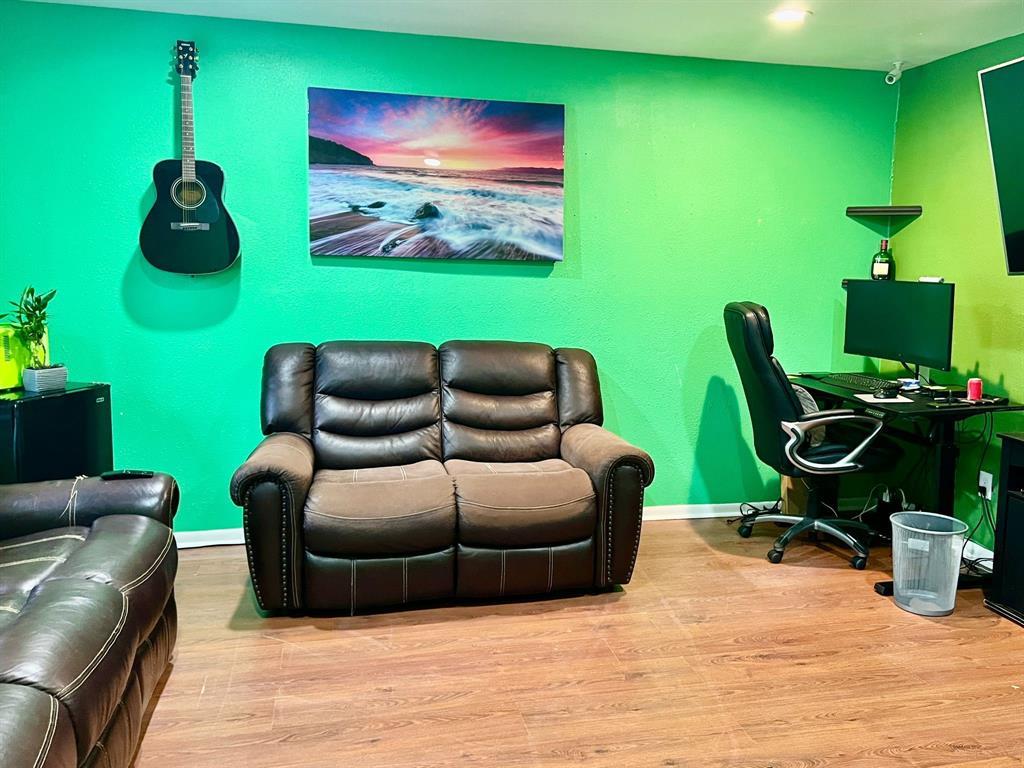 4307 Woodmont Dr, South Houston, Texas image 2