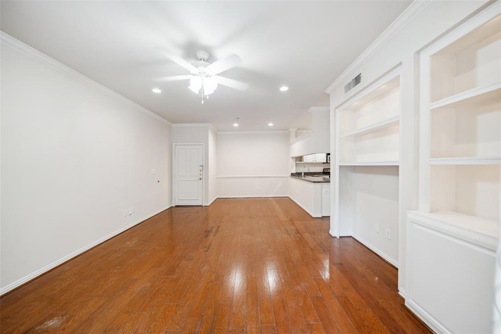 2111 Welch Street B122