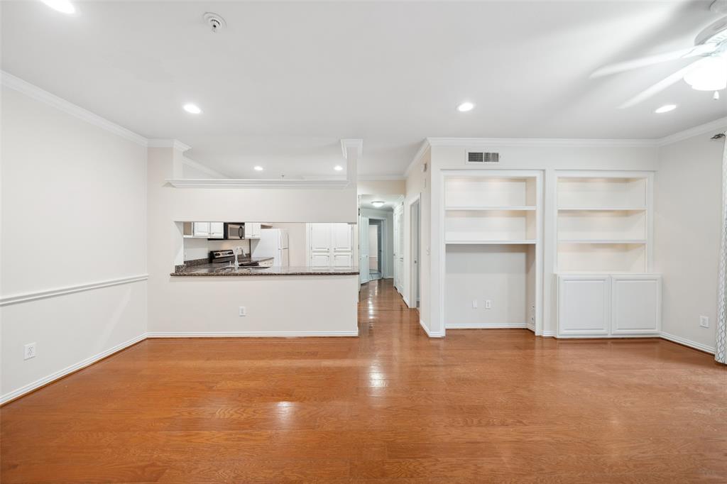 2111 Welch Street B122
