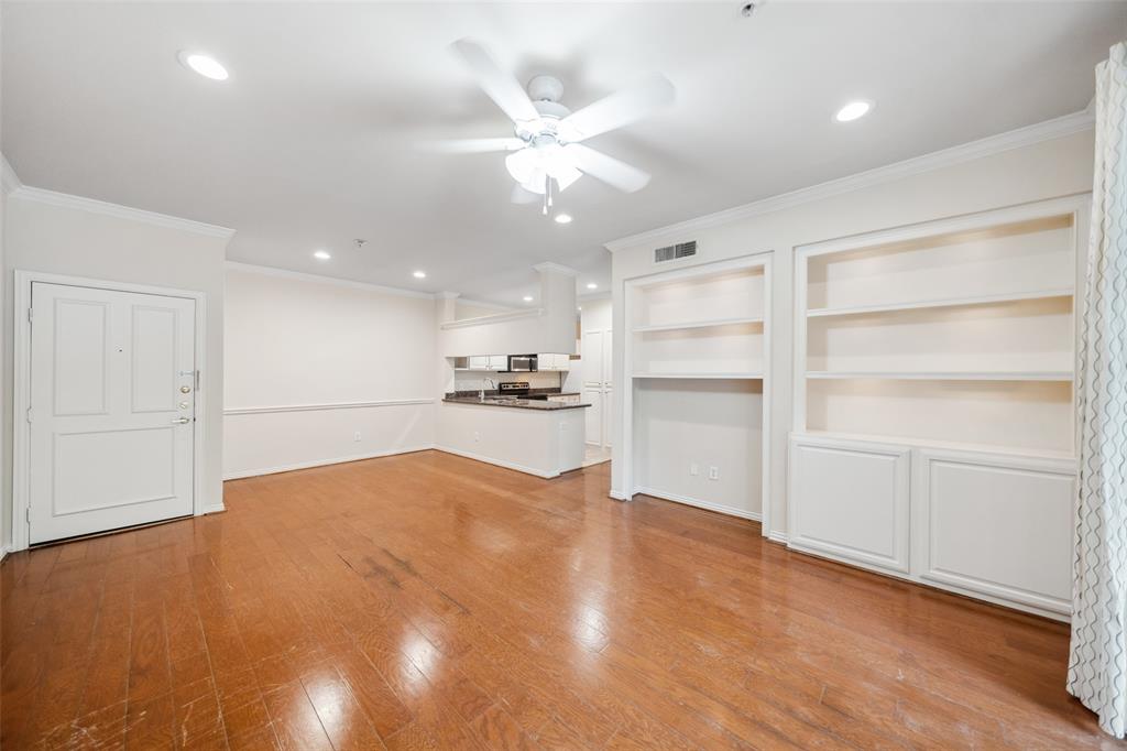 2111 Welch Street B122