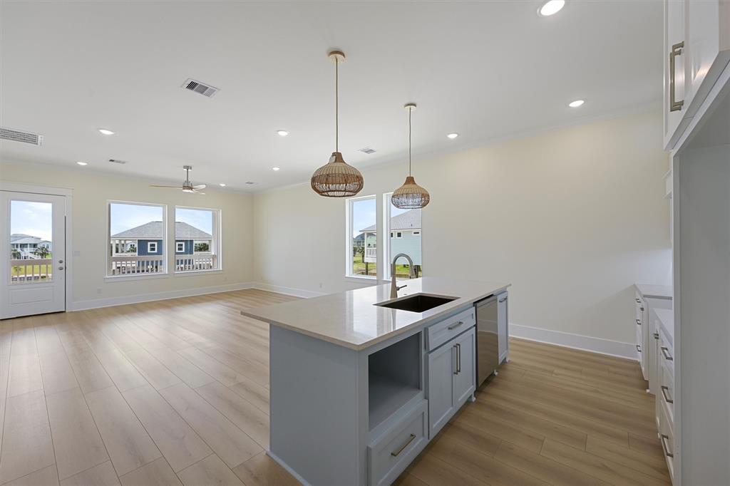 4042 Miramar Court Ct, Galveston, Texas image 4