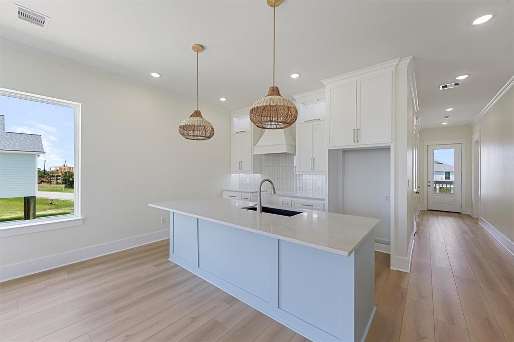 4042 Miramar Court Ct, Galveston, Texas image 3