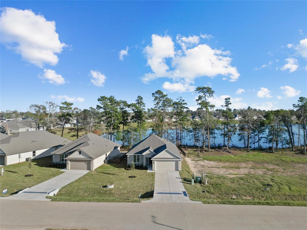 457 Shoreview Drive, Conroe, Texas image 1