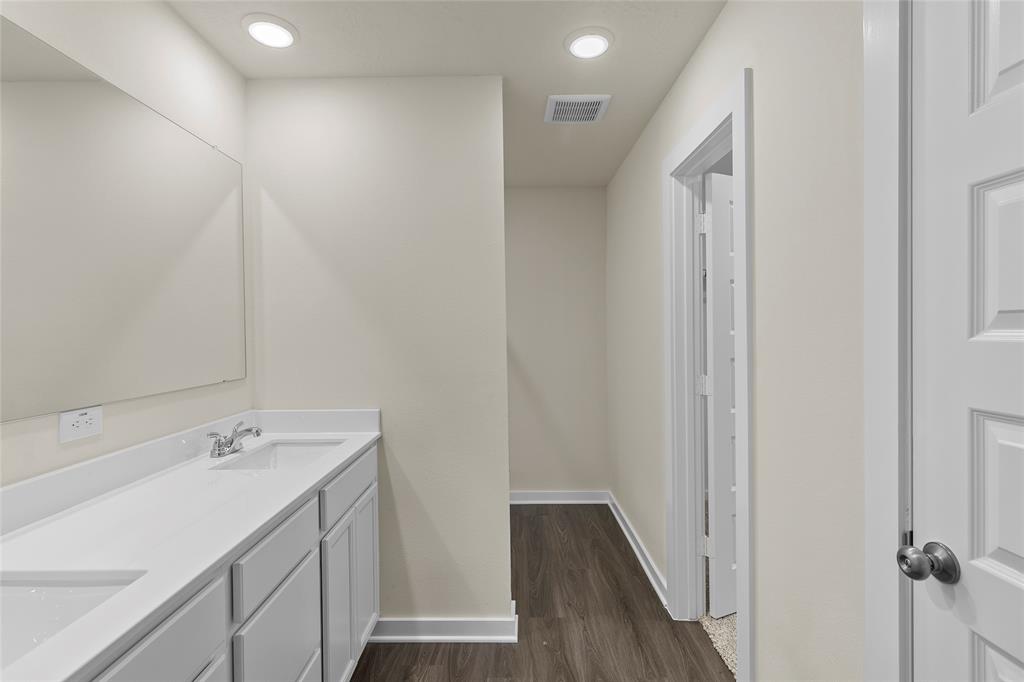 457 Shoreview Drive, Conroe, Texas image 12
