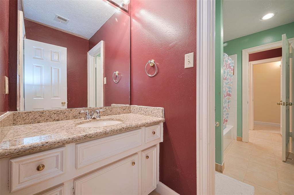 15019 Rock Knoll Drive, Houston, Texas image 31