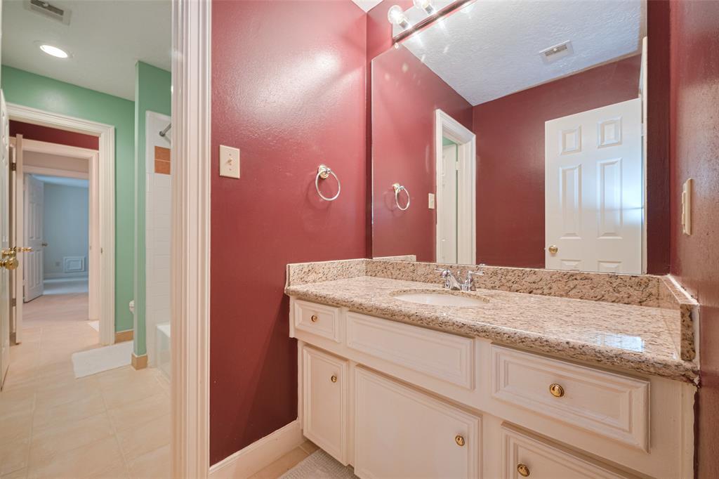 15019 Rock Knoll Drive, Houston, Texas image 27