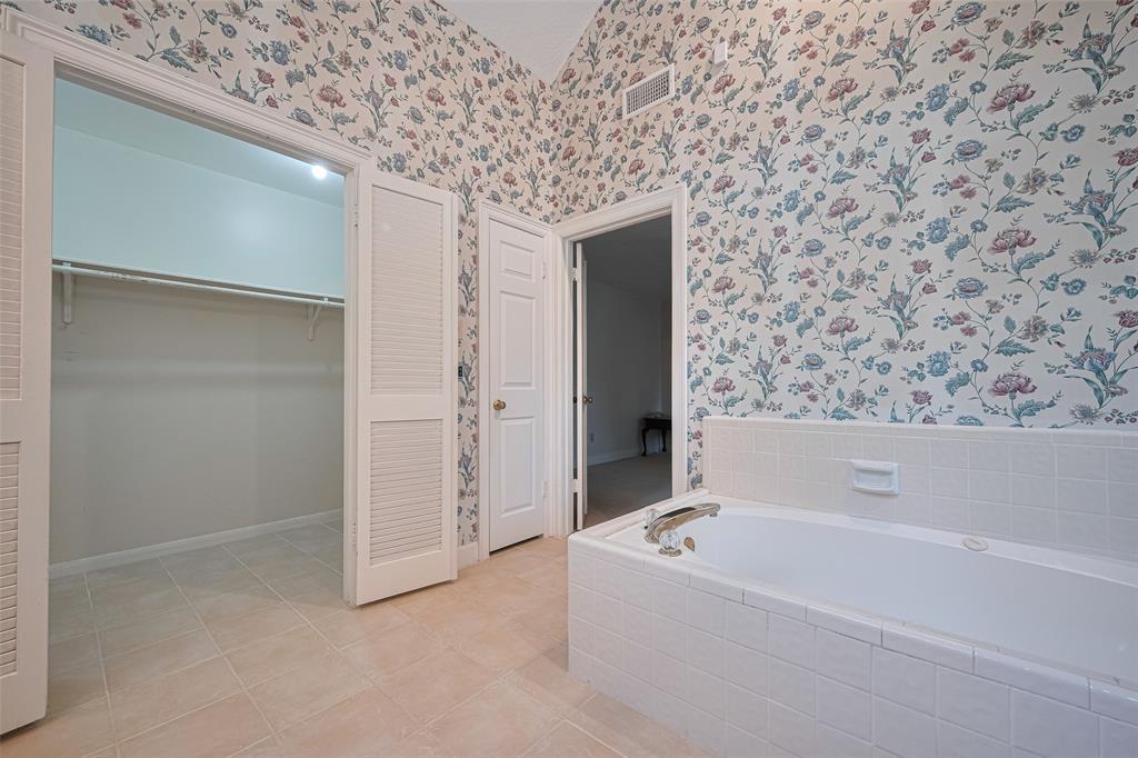 15019 Rock Knoll Drive, Houston, Texas image 41