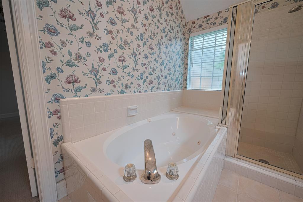 15019 Rock Knoll Drive, Houston, Texas image 44