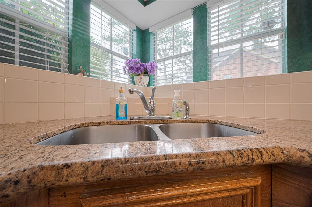 15019 Rock Knoll Drive, Houston, Texas image 16