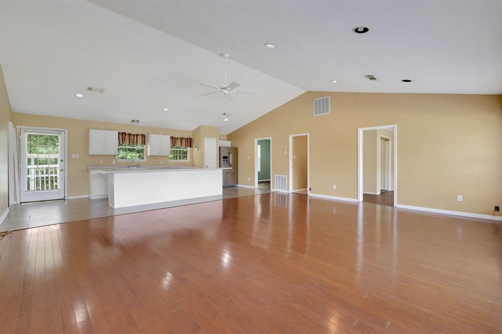 360 Holiday Lane, Coldspring, Texas image 9