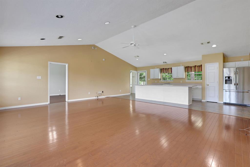 360 Holiday Lane, Coldspring, Texas image 8