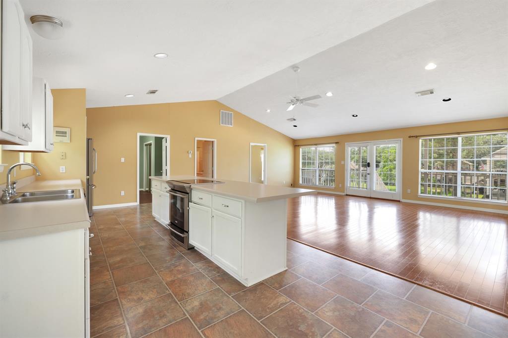 360 Holiday Lane, Coldspring, Texas image 15
