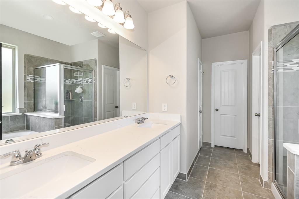 29663 Kynndal Shore Drive, Spring, Texas image 15