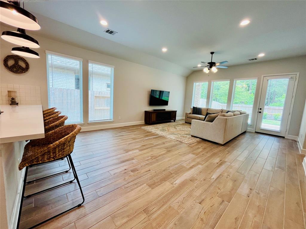 17367 Merigold Heights Drive, Conroe, Texas image 3