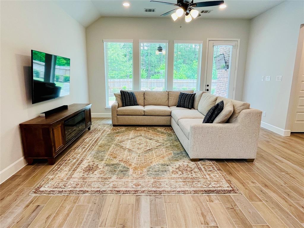 17367 Merigold Heights Drive, Conroe, Texas image 4