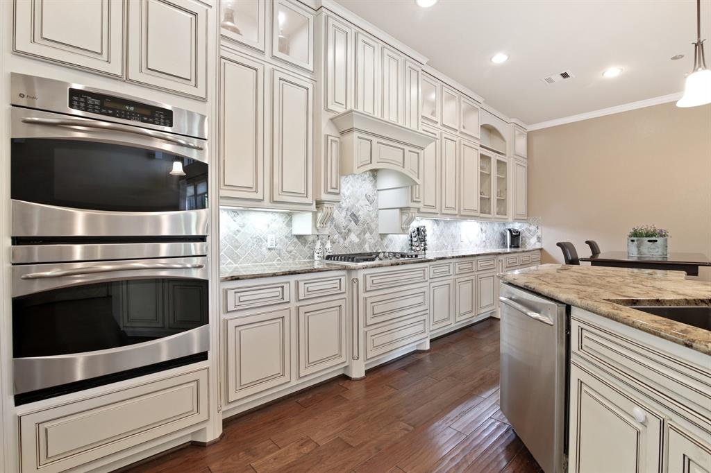 12915 Dunbar Cave Court, Humble, Texas image 8