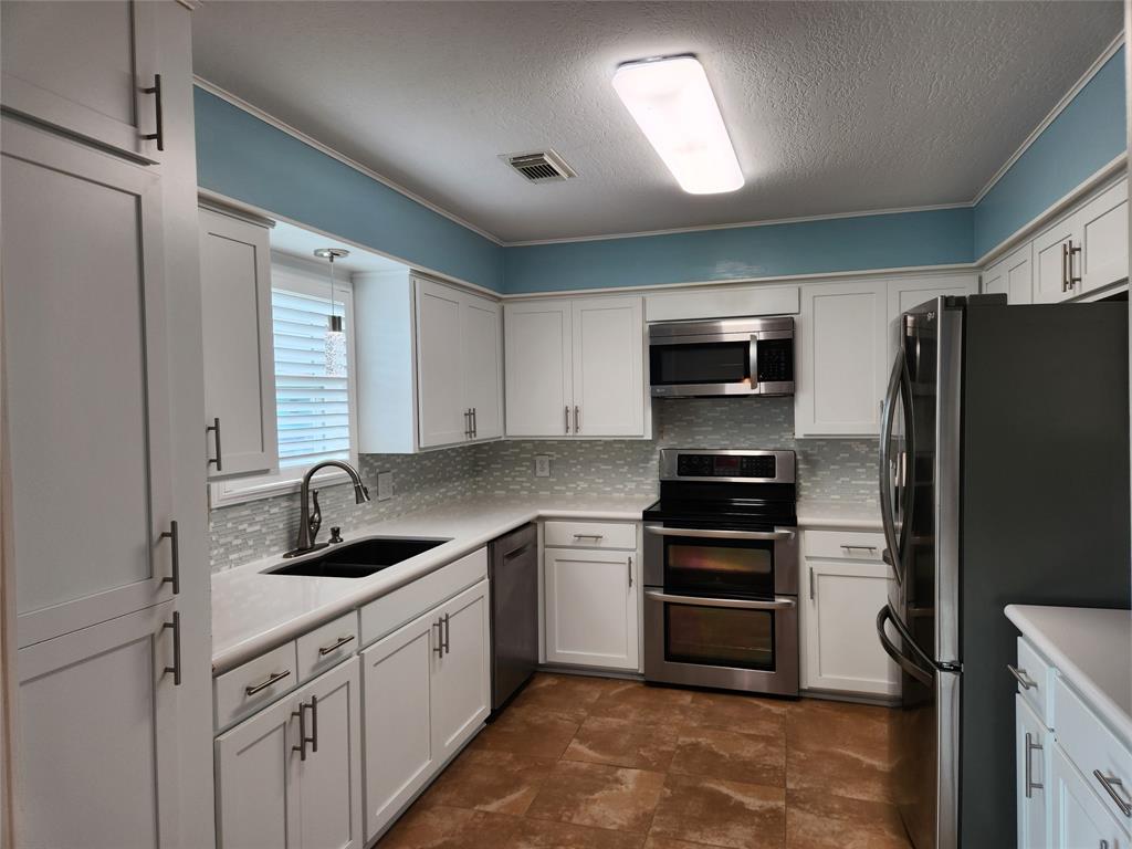 Bayou Vista, Texas 77563, United States, 3 Bedrooms Bedrooms, ,3 BathroomsBathrooms,Residential,Active,188351