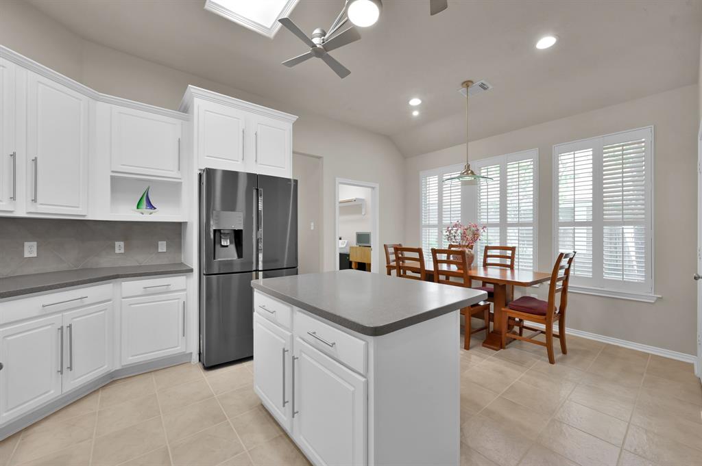 47 N Merryweather Circle, The Woodlands, Texas image 14