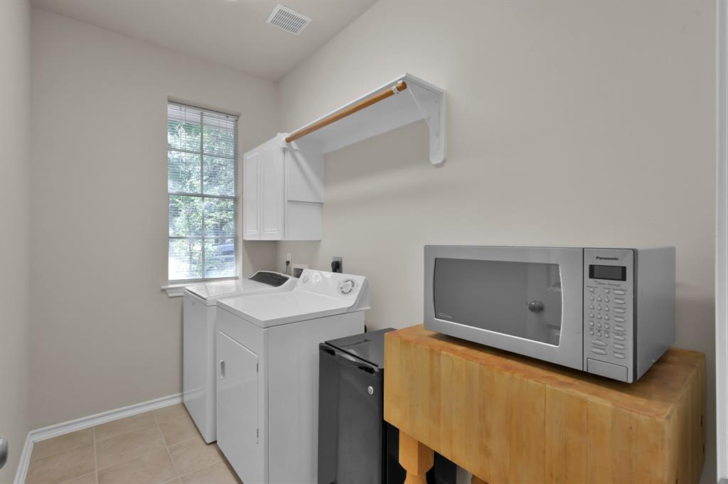 47 N Merryweather Circle, The Woodlands, Texas image 24