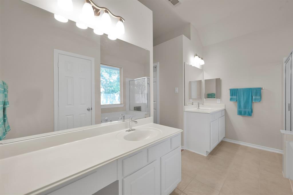 47 N Merryweather Circle, The Woodlands, Texas image 19