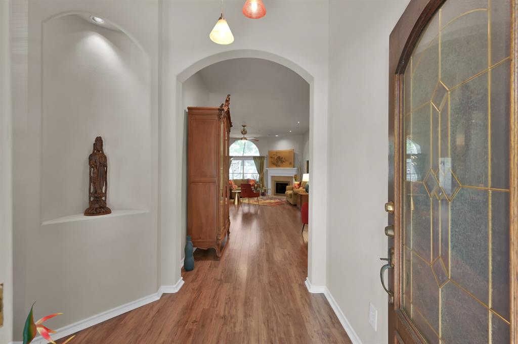 47 N Merryweather Circle, The Woodlands, Texas image 3