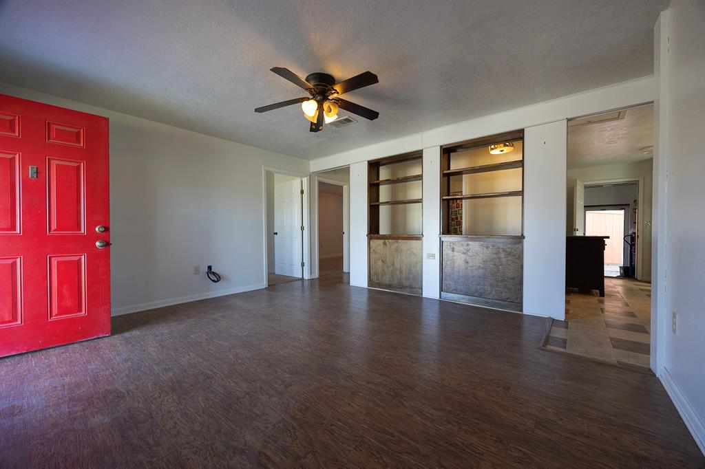 1003 N Banks Street, Caldwell, Texas image 5