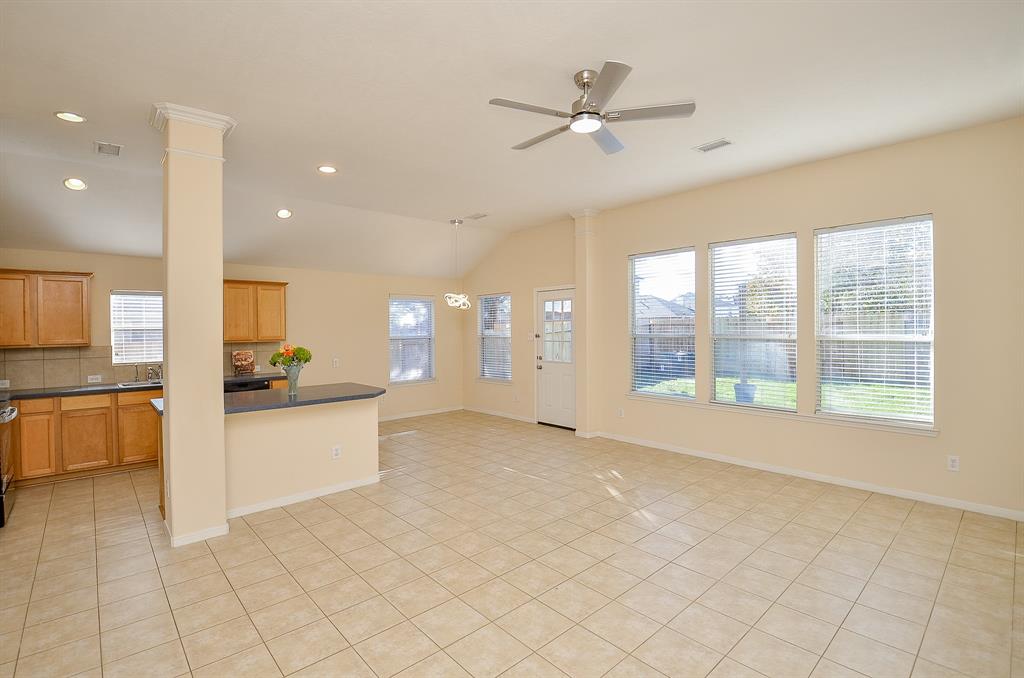 15111 Crescent Lilly Drive, Cypress, Texas image 13