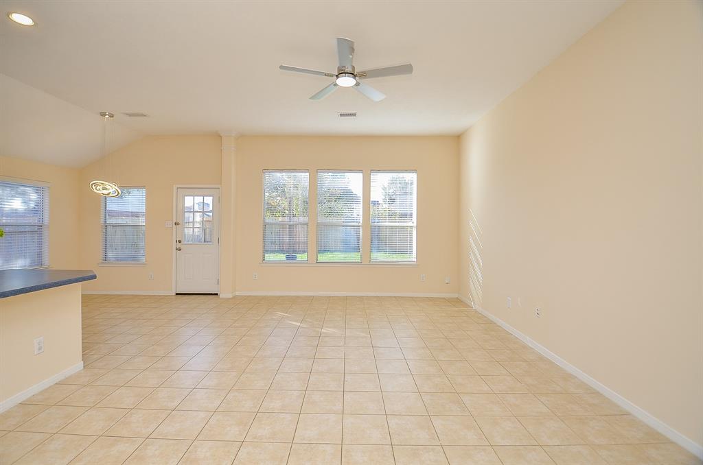 15111 Crescent Lilly Drive, Cypress, Texas image 14