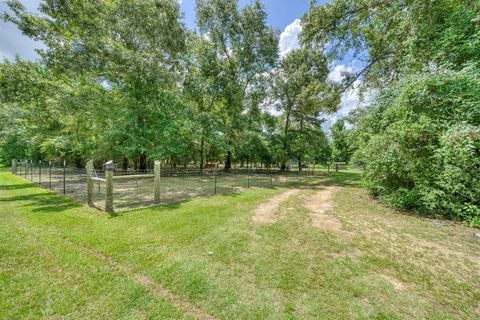 Photo of 8140 Private Road 1610, Centerville, TX 75833 (MLS # 57057242) Photo of 8140 Private Road 1610, Centerville, TX 75833 (MLS # 57057242)