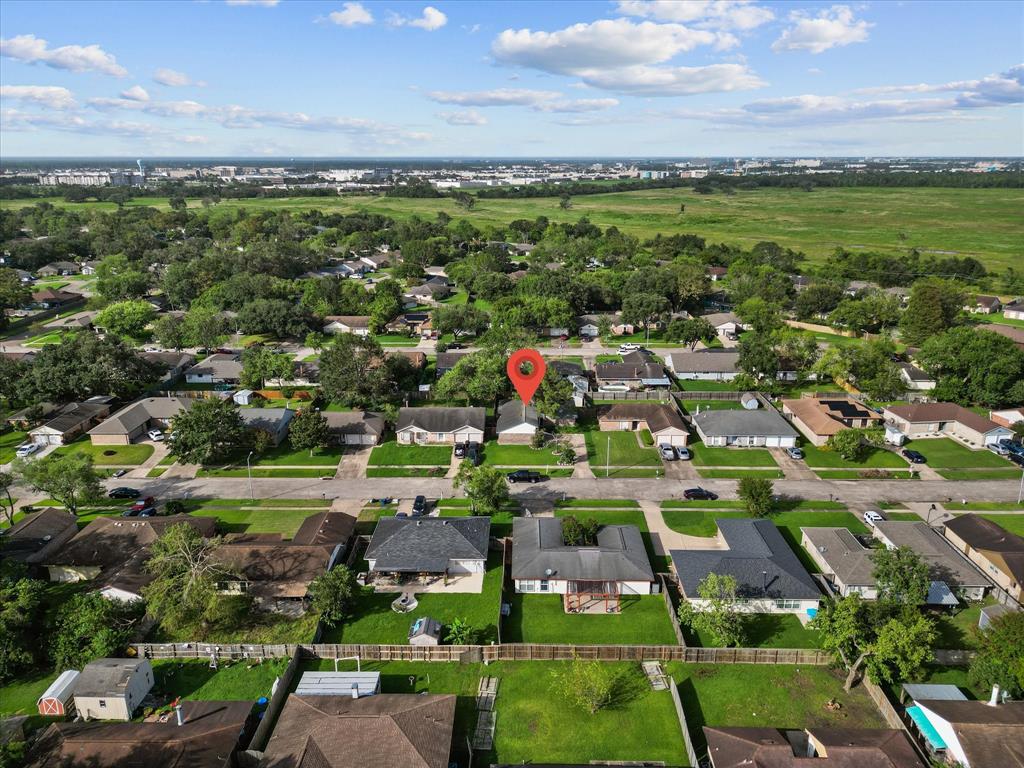 2831 Virginia Colony Drive, Webster, Texas image 37