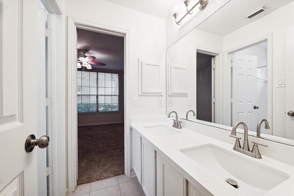 2827 Love Court, Friendswood, Texas image 21