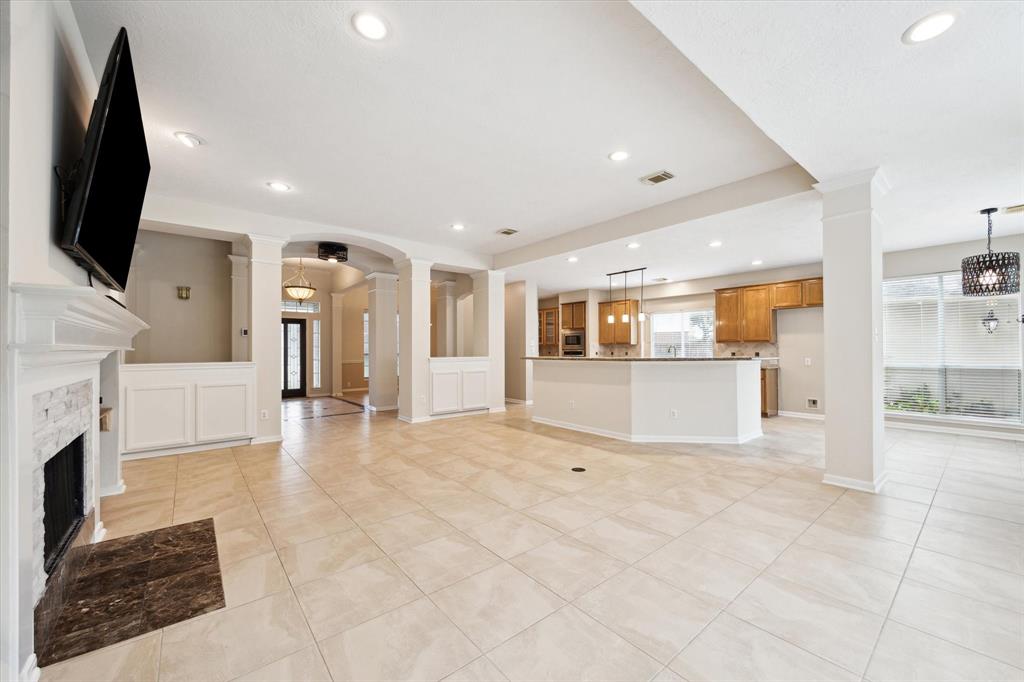 2827 Love Court, Friendswood, Texas image 7