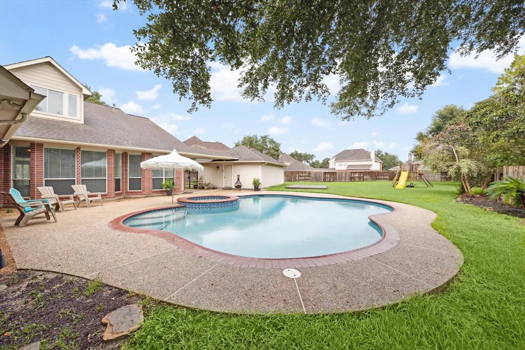 2827 Love Court, Friendswood, Texas image 29