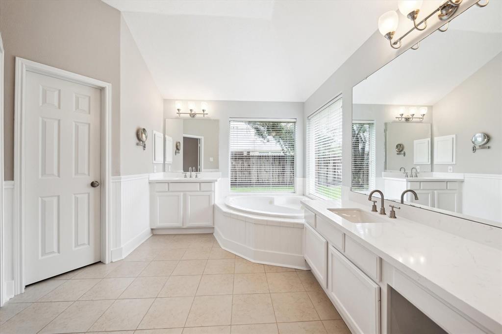 2827 Love Court, Friendswood, Texas image 17