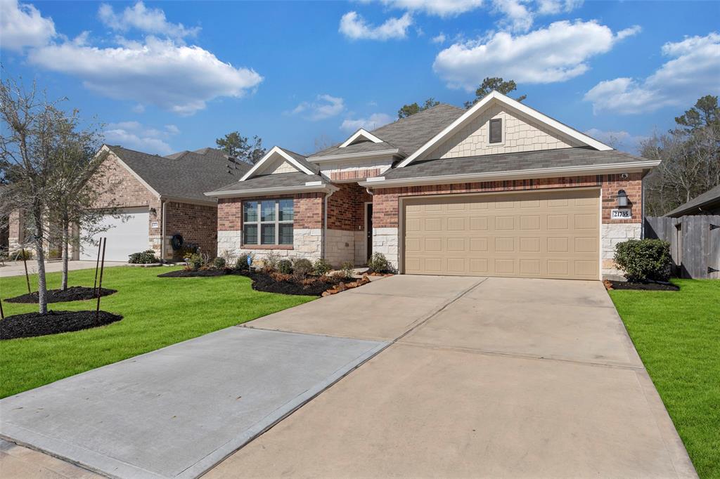 21735 Thicket Point Lane, New Caney, Texas image 3
