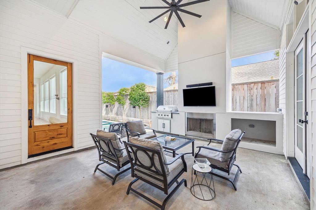 307 Aurora Street, Houston, Texas image 3