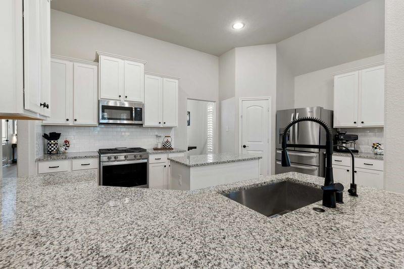 2707 Wollemi Pine Trail, Katy, Texas image 4