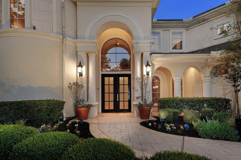 property-search 1 8 Autumn Crescent