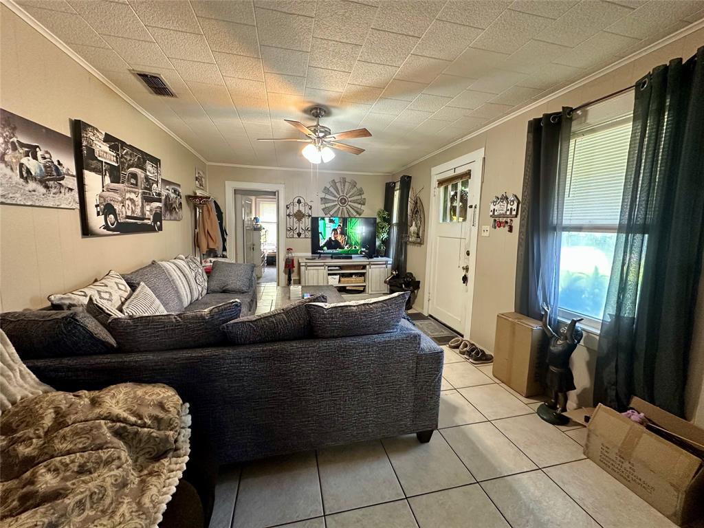 105 Blackstone Dr, White Oak, Texas image 5