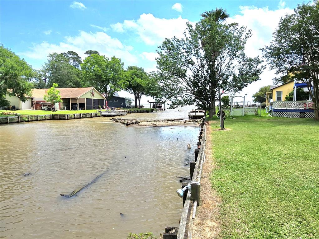 51 Bluewater Drive, Point Blank, Texas image 6