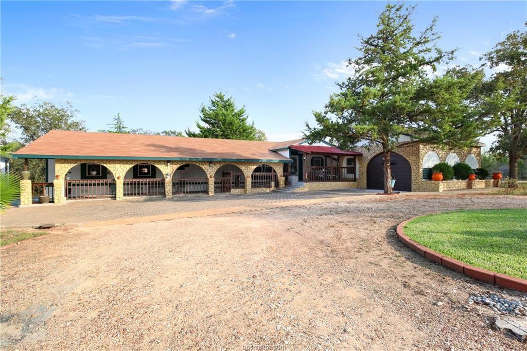 1047 Beaver Creek Drive, Caldwell, Texas image 9