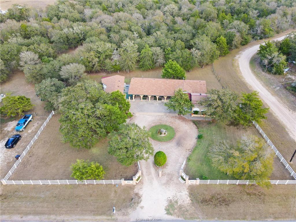 1047 Beaver Creek Drive, Caldwell, Texas image 4