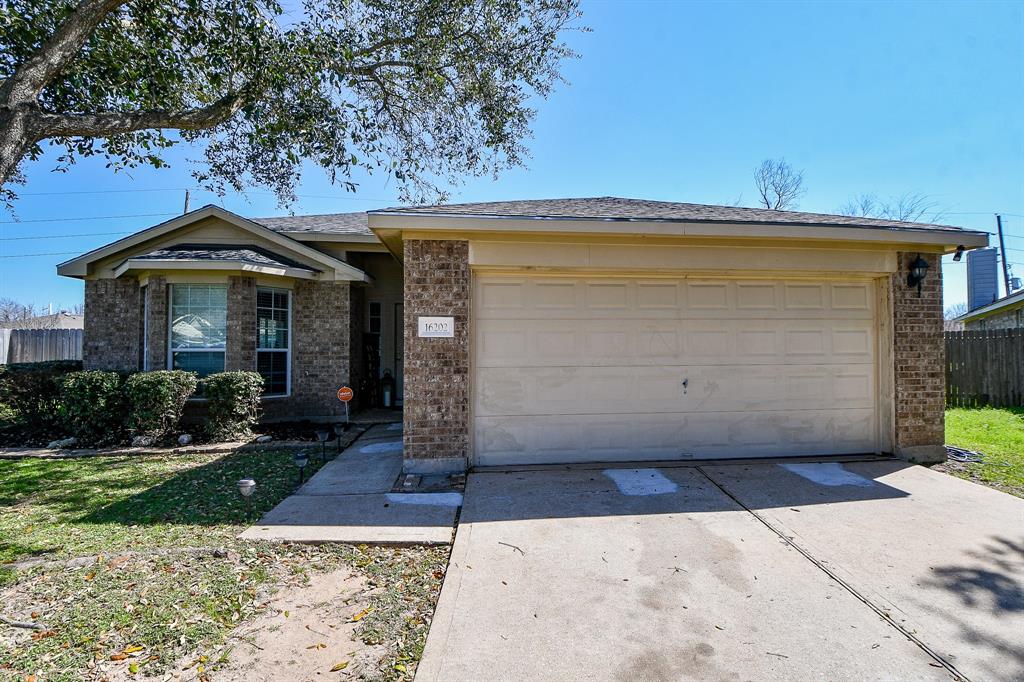 16202 Broadglen Court, Houston, Texas image 2