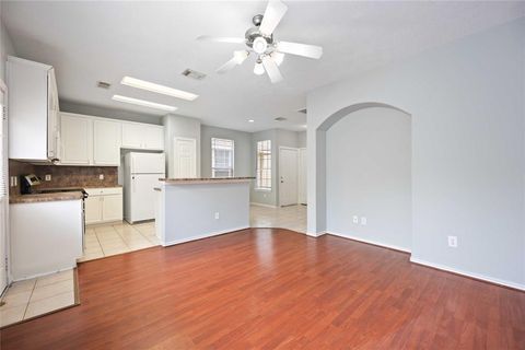 Townhouse in Houston TX 2927 Hackamore Hollow Lane 8.jpg