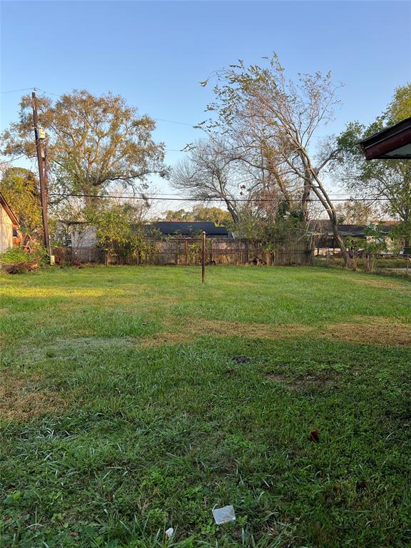 737 Kyle Street, Angleton, Texas image 11