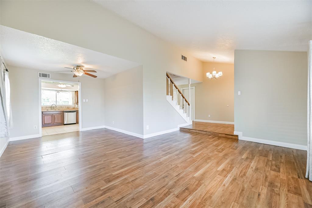 4211 Lucian Lane, Friendswood, Texas image 11