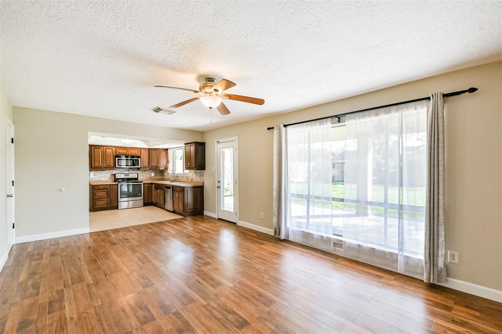 4211 Lucian Lane, Friendswood, Texas image 20