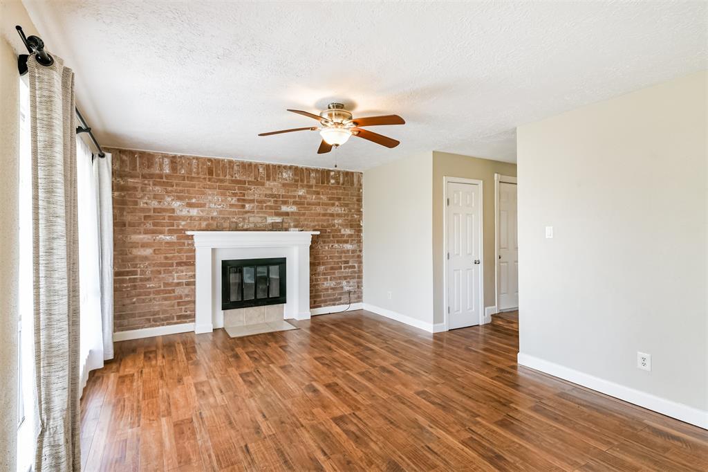 4211 Lucian Lane, Friendswood, Texas image 18