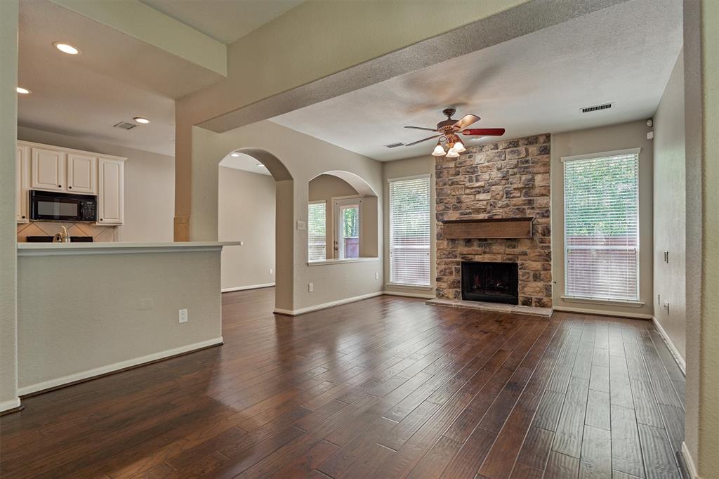 35 Endor Forest Place, The Woodlands, Texas image 3